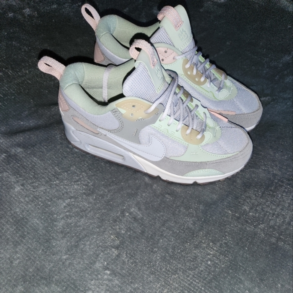 Authentic Nike air max 90 futura
